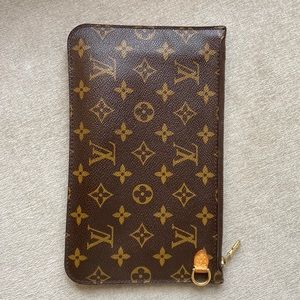 Authentic Louis Vuitton Neverfull Pouch